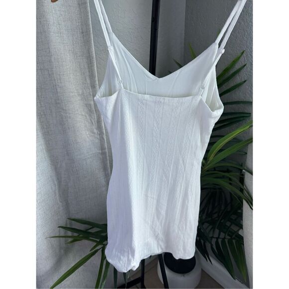 Tiger Mist Lisandra‎ White V-neck Bodycon Mini Dress Medium Girly - Picture 3 of 7